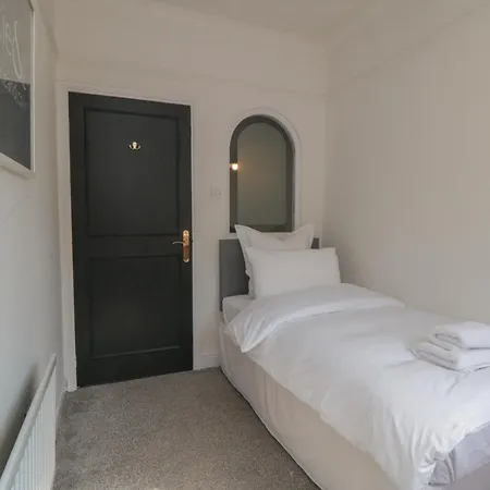 Top-notch Flat 아파트 *