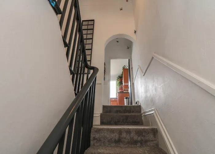 아파트 Top-notch Flat